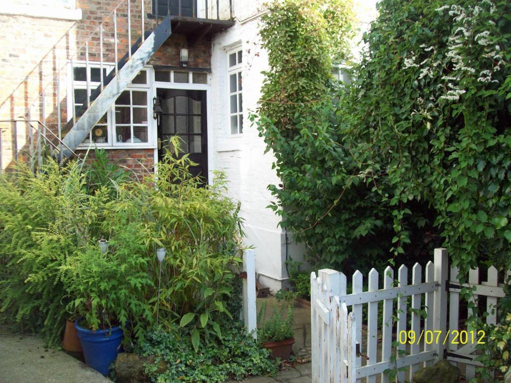 Minster Garth Guest House Beverley Exterior photo