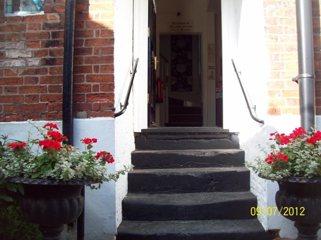 Minster Garth Guest House Beverley Exterior photo